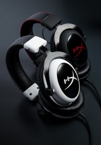 HyperX_Cloud_Cloud_white-headset-black-and-white-lowres_23_07_2014_19_43