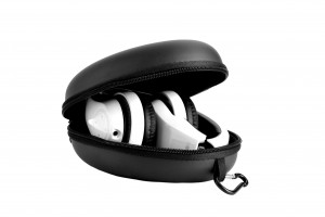 BTHS800-White Headset in case