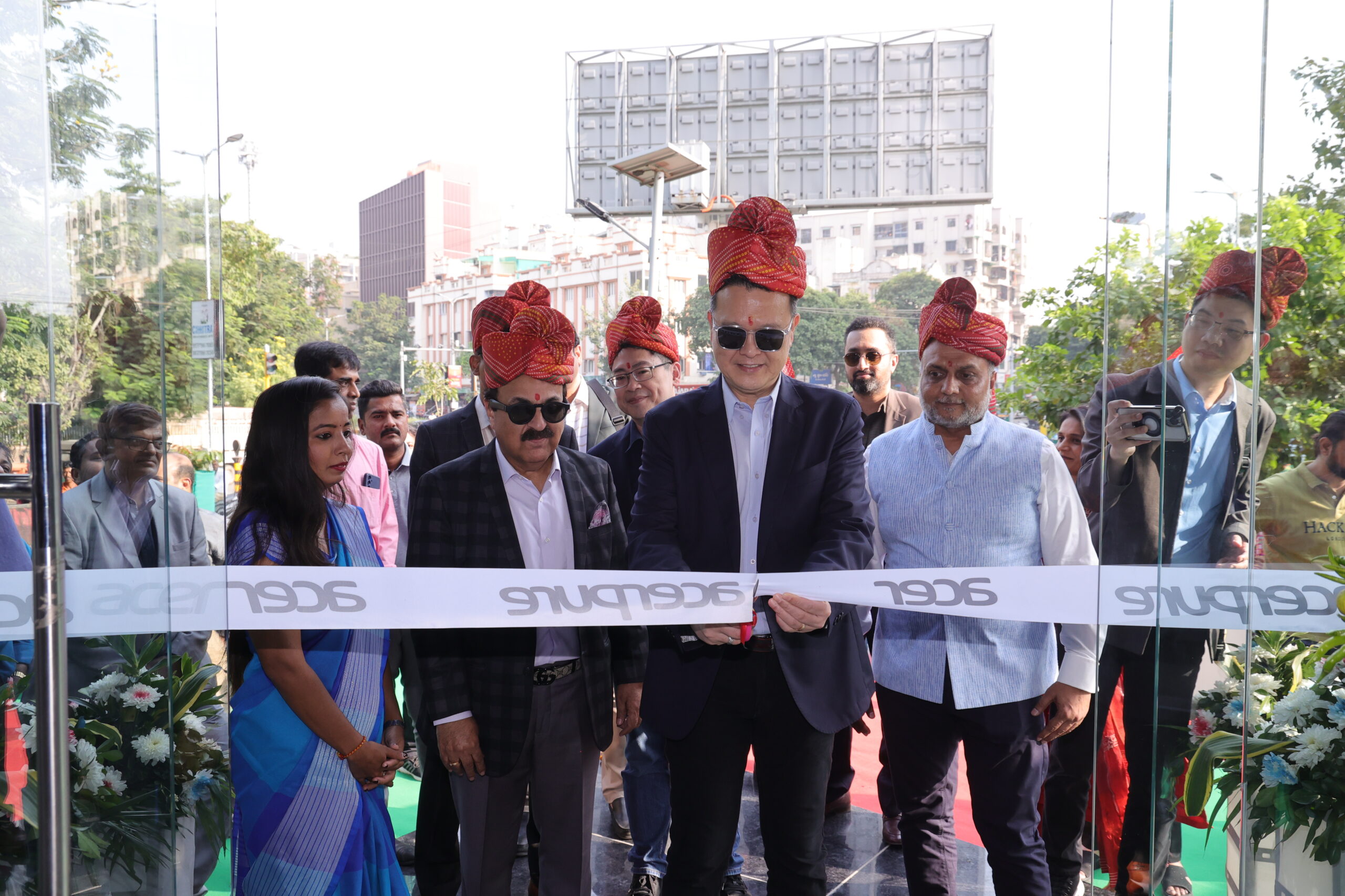 Acer Opens Its First Mega Store, Acer Plaza, in Ahmedabad